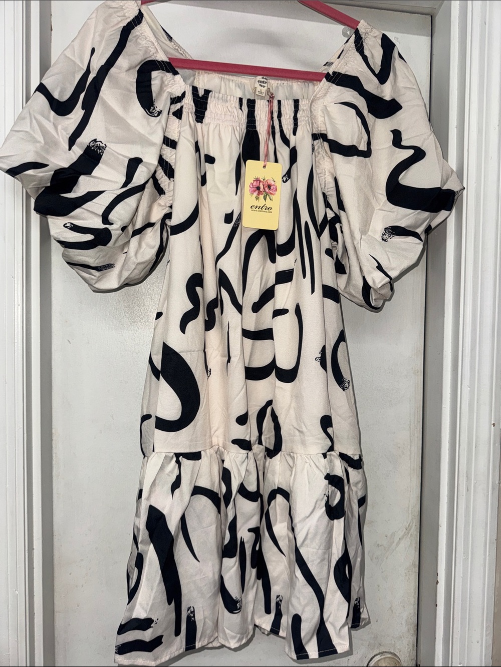 Entro dress with puff sleeves NWT